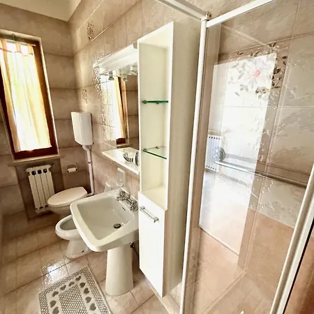 Casa Edda Apartment *