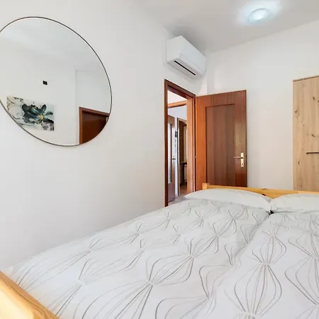 Casa Edda شقة برنزوني سول جاردا